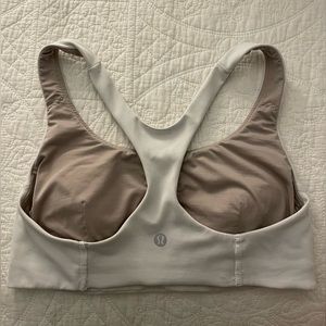white lululemon sports bra